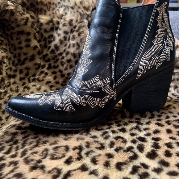 Free People x Jeffrey Campbell Frontier Boots - Picture 5 of 7